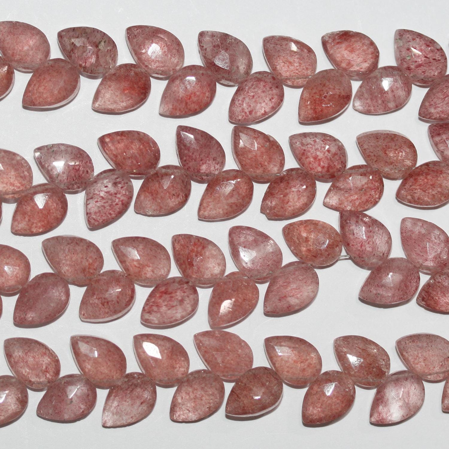 Perles en quartz fraise facettées de 20 cm (8 pouces), 10 x 6 mm, en forme de goutte - Fil de 20 cm