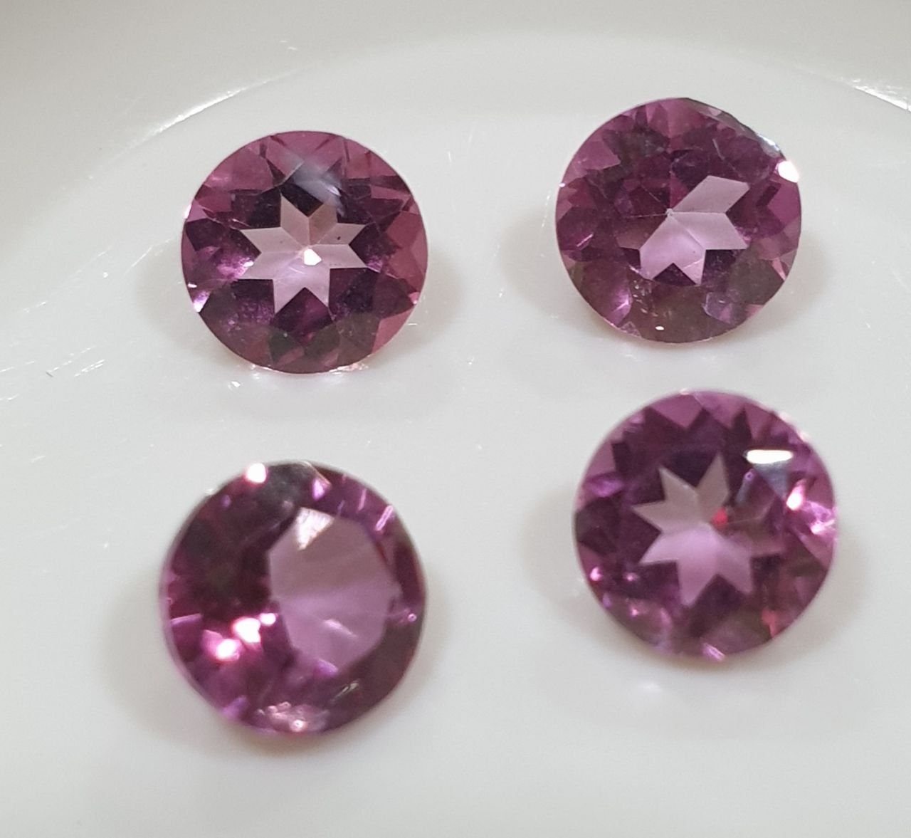 Lote de 4 topacios rosas facetados redondos de 4,5 mm - Gemas al por mayor