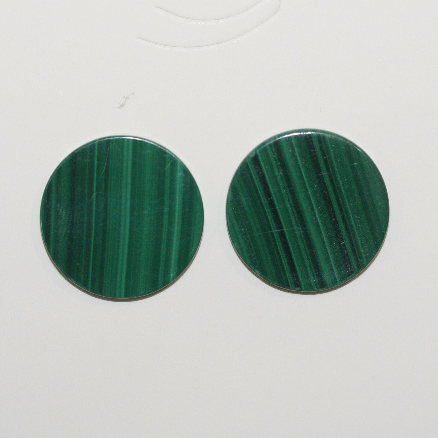 Lote de 2 discos planos redondos de malaquita de 20 mm (2 unidades). Malaquita genuina natural sin tratar.