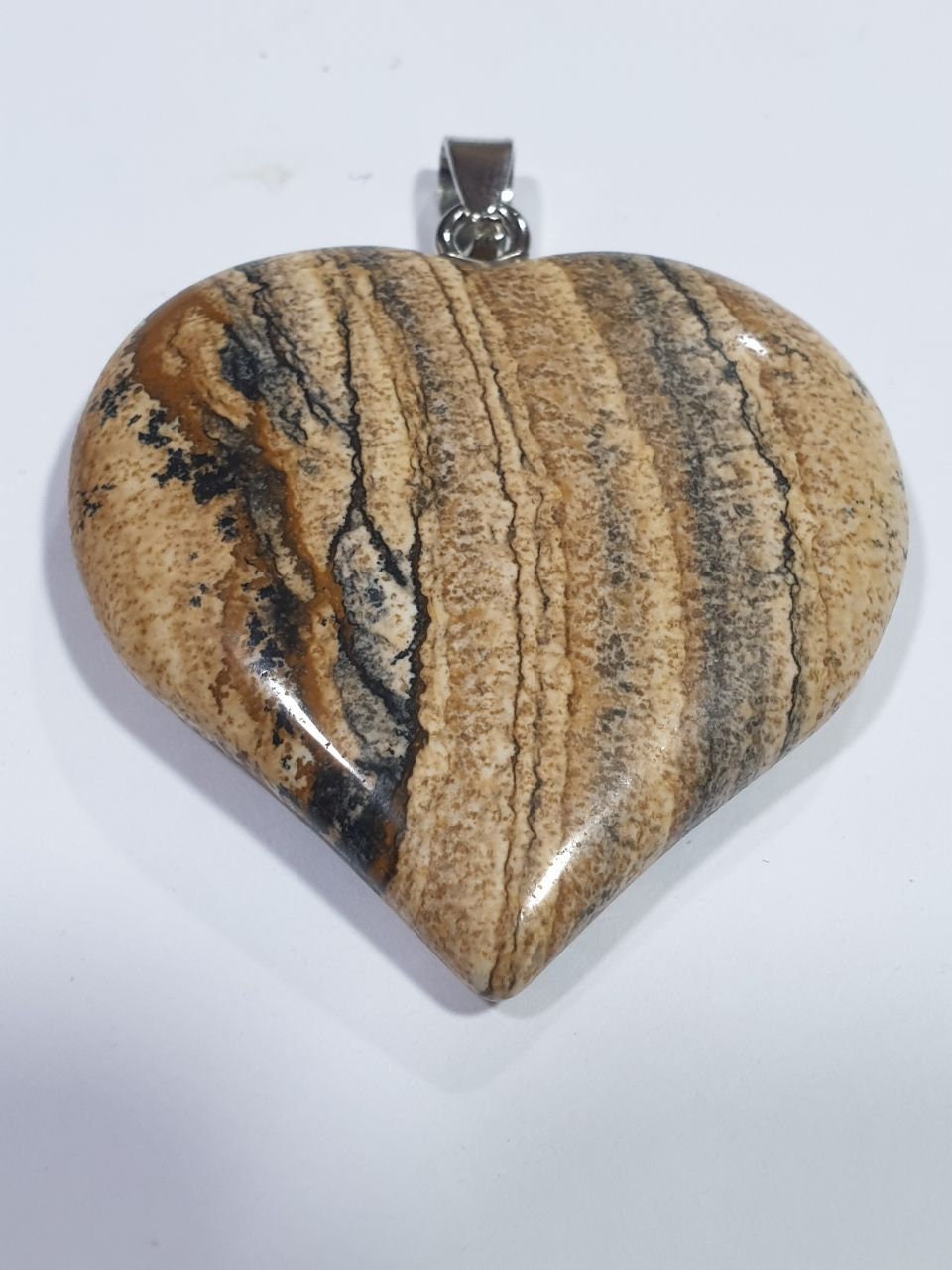 Pendentif cœur lisse en jaspe paysage 37x40mm.