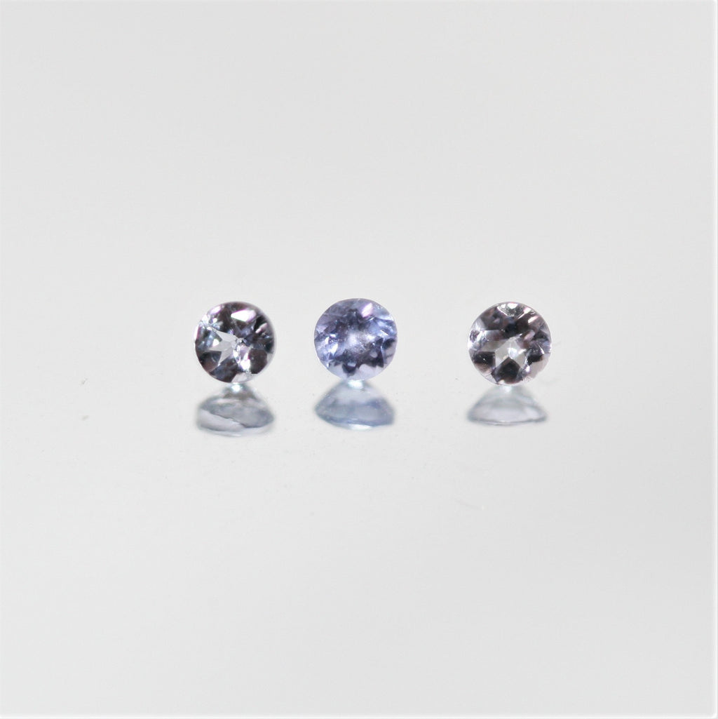 Lot de tanzanites rondes à facettes de 2 à 2,2 mm - 2 carats