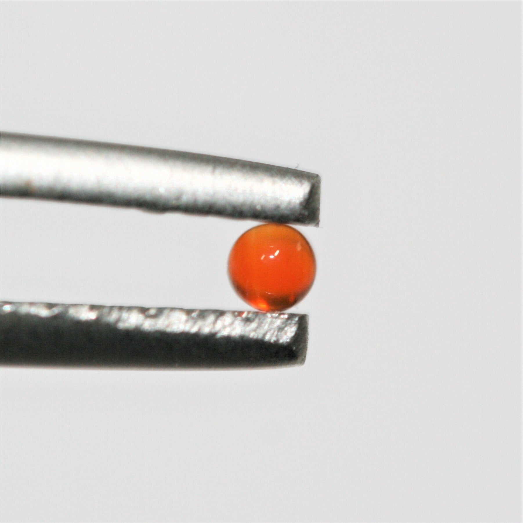 Carnelian Smooth Round Cabochon 2mm. (20 pieces)