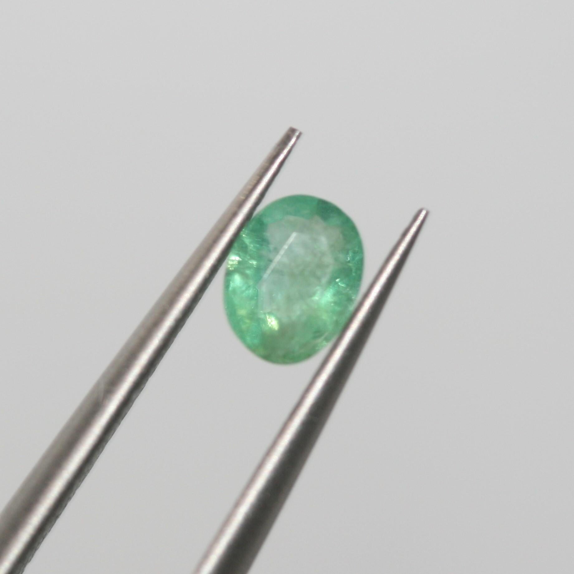 Esmeralda ovalada facetada de 5,5 x 4,5 mm (4 unidades) - Piedra preciosa natural - Proveedor de joyería - Esmeralda de Zambia