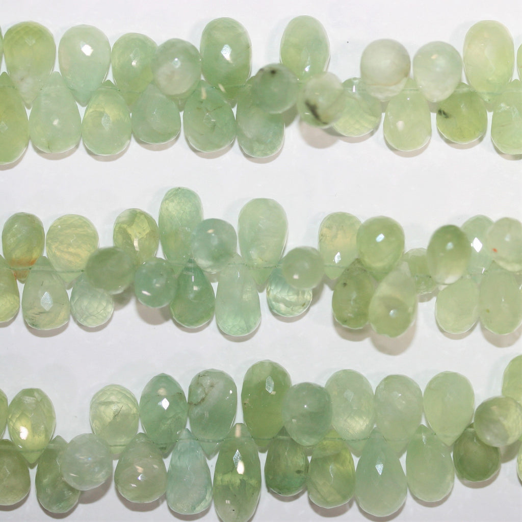 Perles en forme de goutte à facettes de préhnite de 23 cm (9 pouces), 11 x 7 mm. Longueur du fil : environ 23 cm.