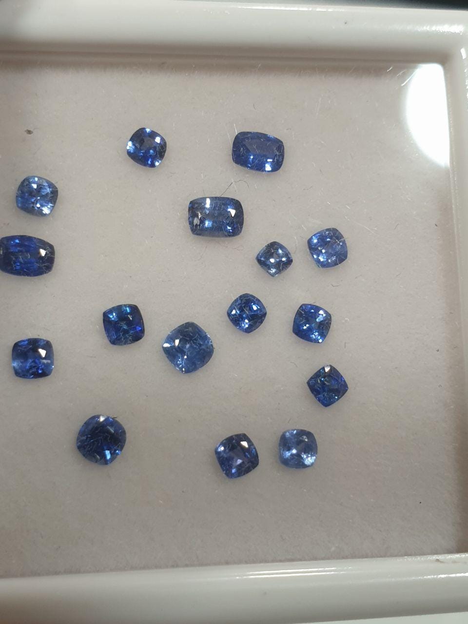 Lote de zafiros azules naturales AAA - Tamaños y formas variados, facetados, cuadrados y rectangulares - Paquetes de piedras preciosas - Piedras sueltas - Precio al por mayor