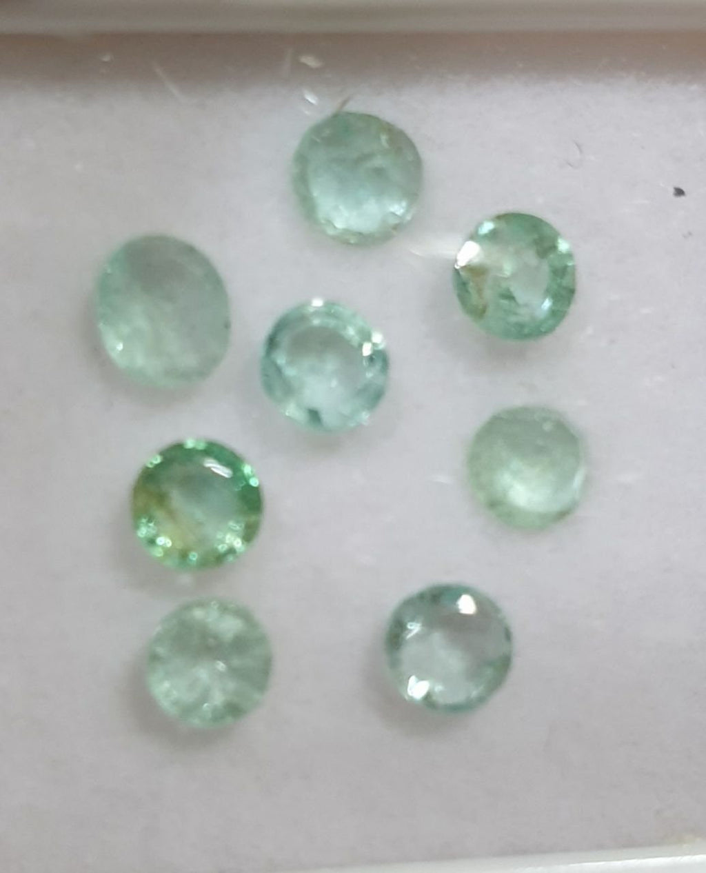 Lot de 8 émeraudes rondes à facettes de 3,5 mm - Pierres précieuses en vrac - Prix de gros - Gemmes naturelles