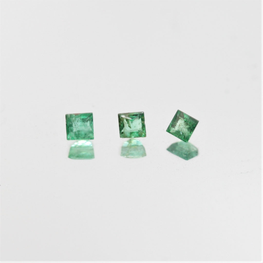 Lote de Esmeralda Cuadrada Facetada 2mm.- Lote de 1 Quilate