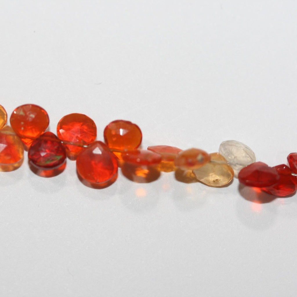 Perles en forme de goutte à facettes en opale de feu mexicaine de 9 pouces (environ 4-5 mm). Longueur du fil : 21 cm environ.