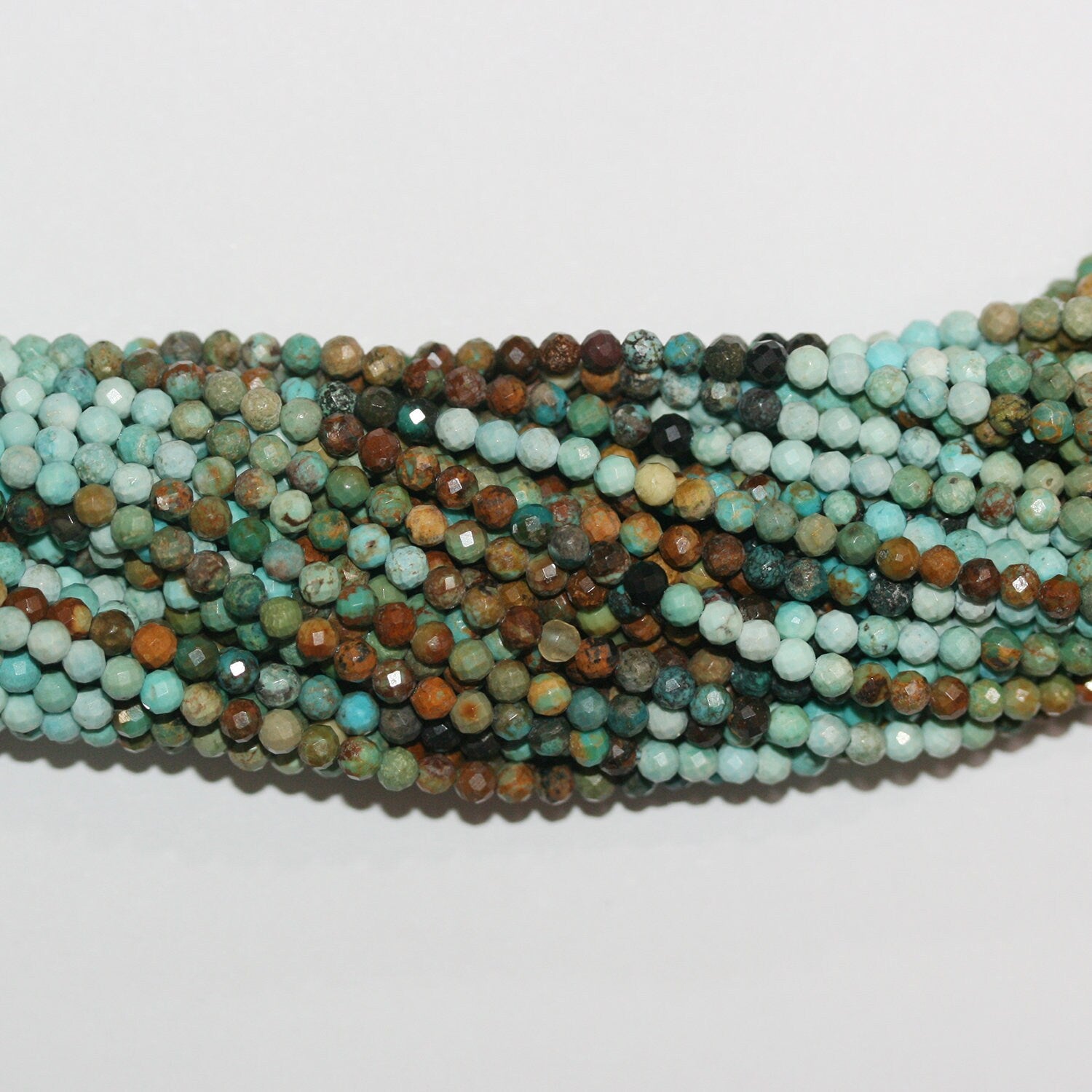 15" Perles rondes à facettes en turquoise St 3 mm.-Rig. 39 cm.