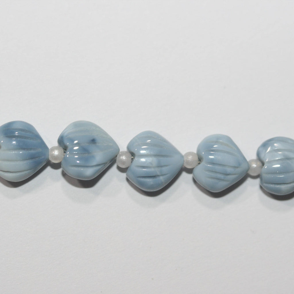 Cuentas de corazón galonadas de ópalo azul de 8" (8-10 mm). Aprox. - Hilo de 20 cm. - Artículo 15008