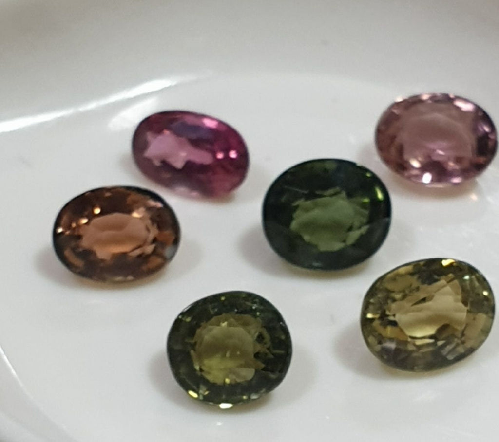Hermoso lote de turmalinas ovaladas de 5,8 x 4,5-6 x 5 mm - Turmalinas africanas naturales
