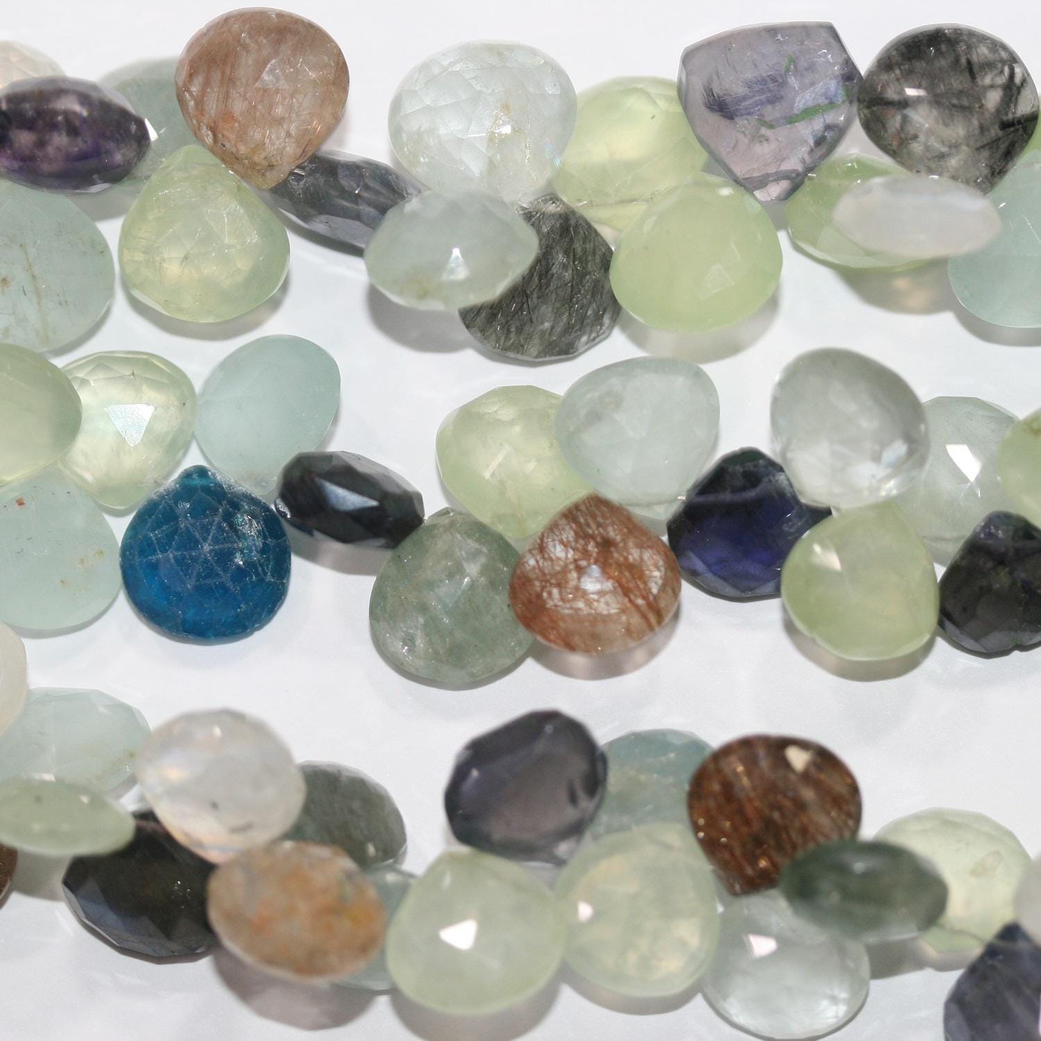 Perles pendantes à facettes en pierre multiple de 20 cm (8 pouces), 11-12 mm environ. Longueur du fil : 20 cm. Réf. 12446