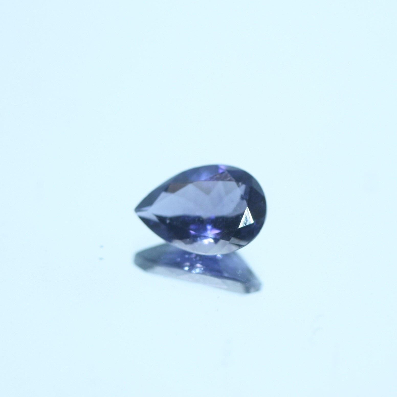 Lot de 8 gouttes d'iolite à facettes 8x5mm. (8 pièces).