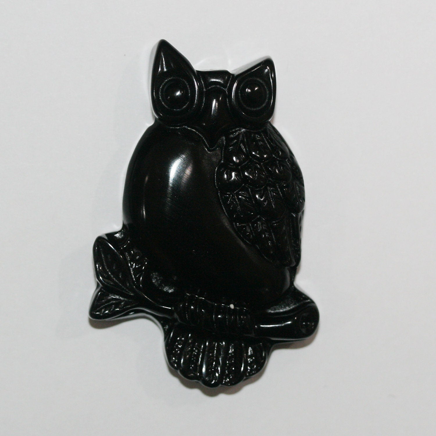 Pendentif hibou en obsidienne 50x34mm.