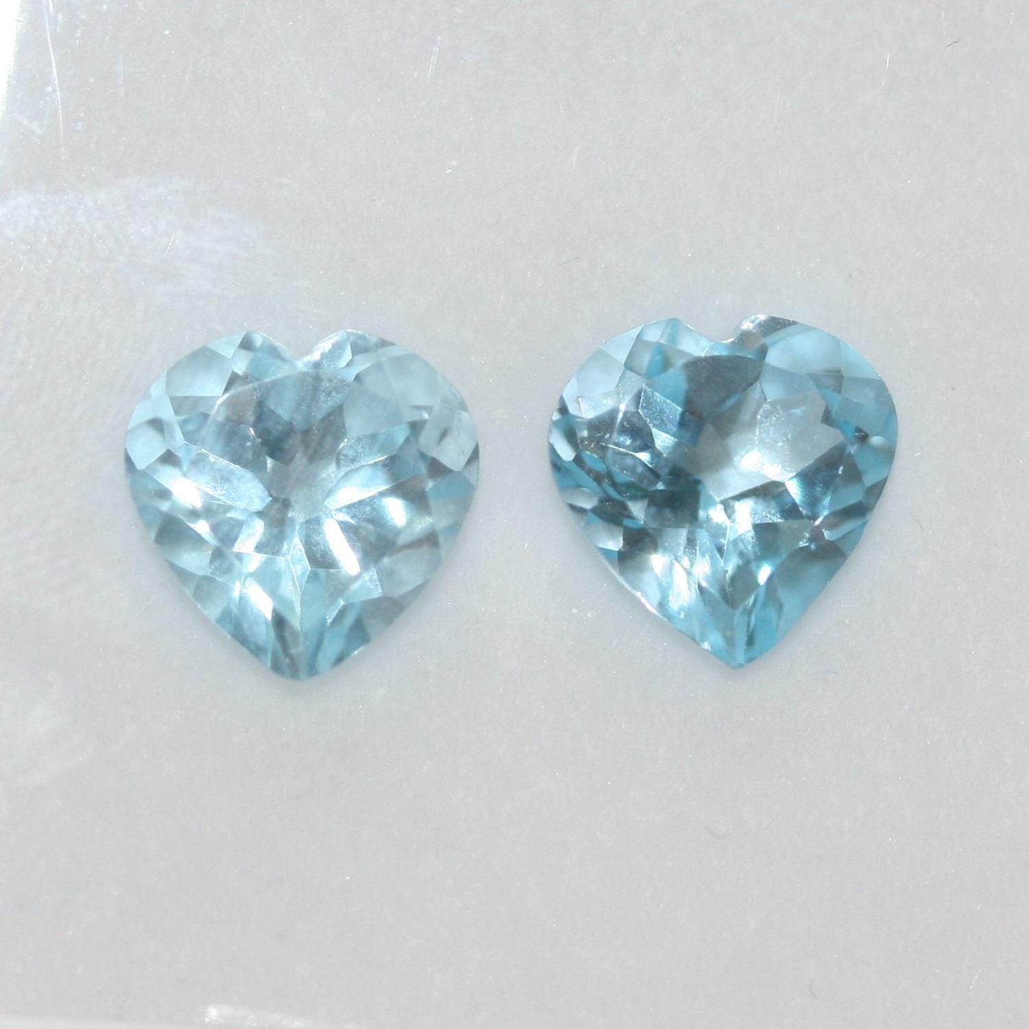Lote de 2 piezas de topacio cielo en forma de corazón facetado de 10 mm (2 piezas)