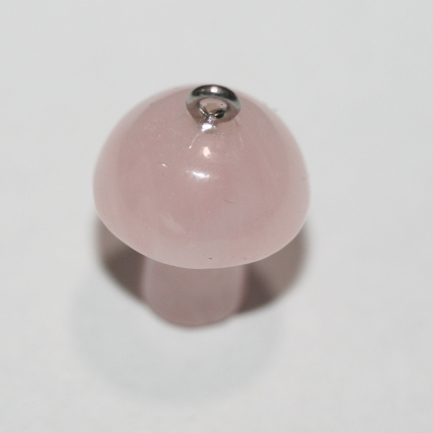 Pendentif champignon lisse en quartz rose 20x16mm.
