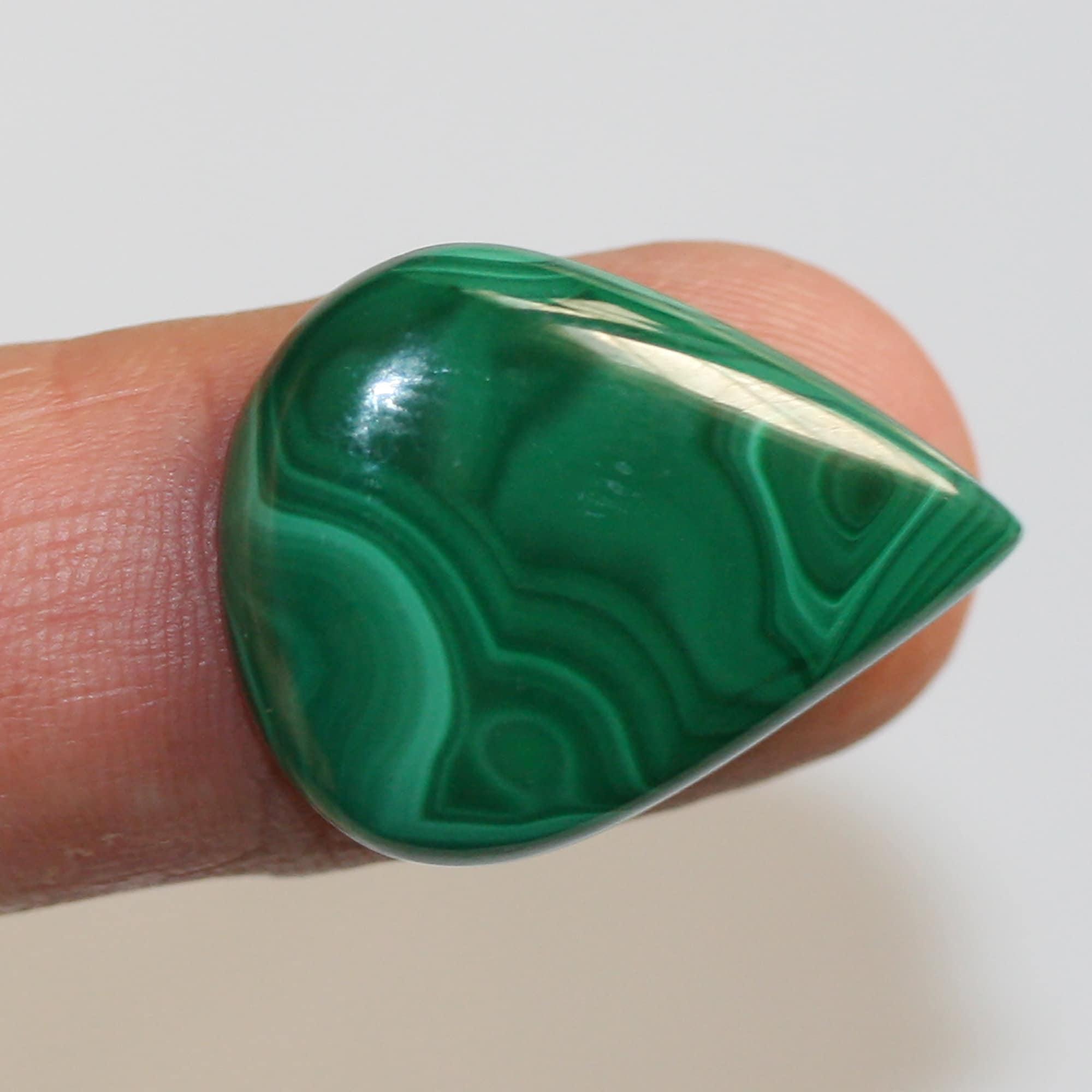 Malachite Drop Cabochon 30x22.5mm.(39ct)