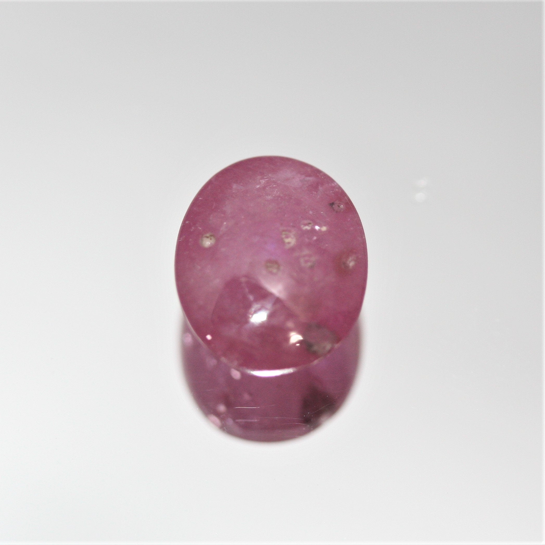 Pink Sapphire Smooth Oval Cabochon 11x9mm. (4.78 ct.)