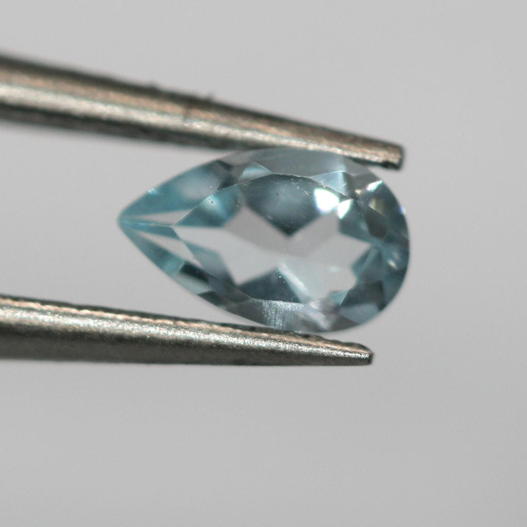 Lote de 20 piezas de topacio cielo gota facetada de 5 x 3 mm (20 piezas).