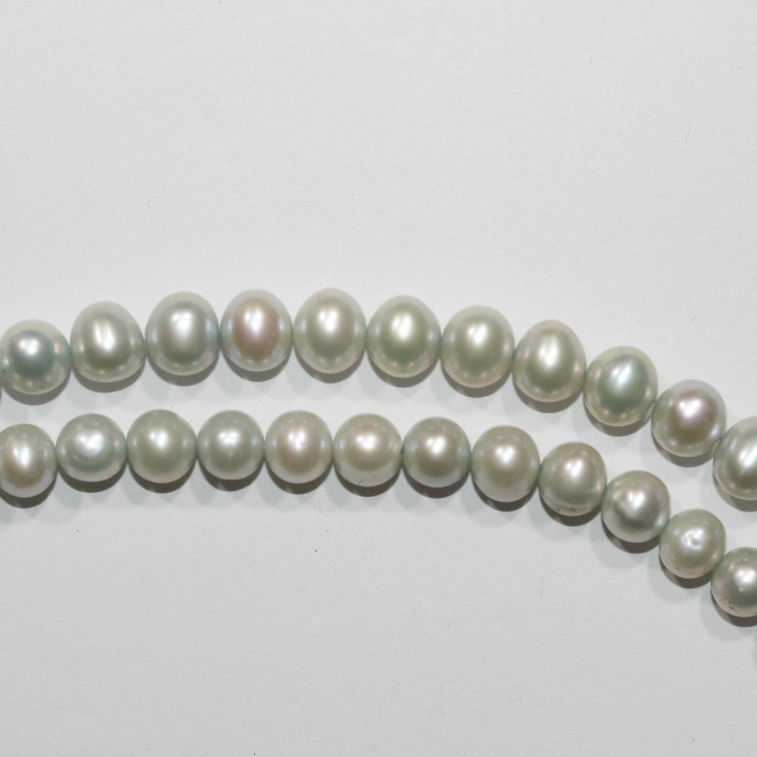 Perles rondes en nacre d'eau douce vert clair, 15 pouces, 6-6,5 mm - Fil de 38 cm - Réf. 3480