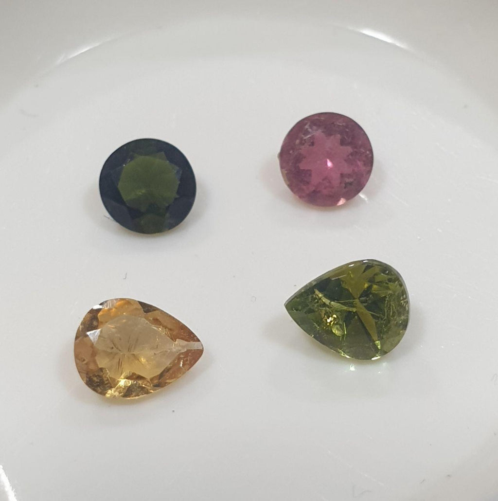 Lote de Turmalinas Multifacéticas de 4 mm y 5 x 4 mm (4 piezas). - Paquetes de Gemas - Piedras Sueltas - Precio al por Mayor