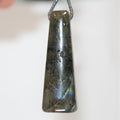 Pendentif rectangulaire en labradorite, environ 45 x 17 mm (différents styles et tailles disponibles).