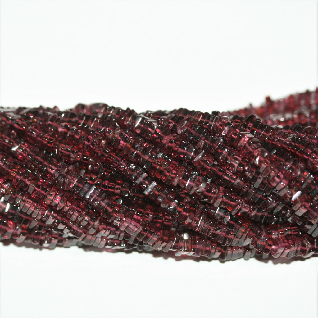 16" Cuentas cuadradas planas lisas de granate 4x1 mm. - Hilo 42 cm.