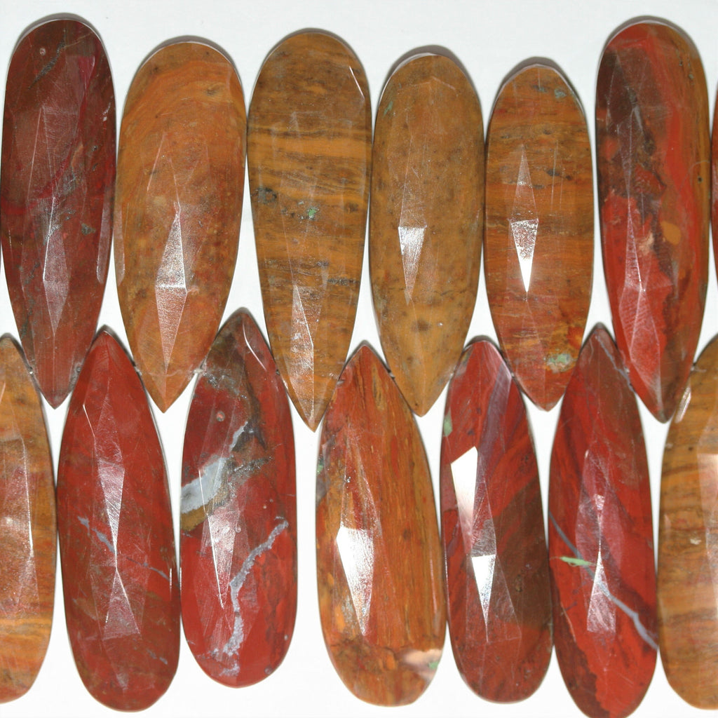 Perles en forme de goutte à facettes de mookaïte de 20 cm (8 pouces), 36 x 12 mm. Longueur du fil : environ 20 cm.