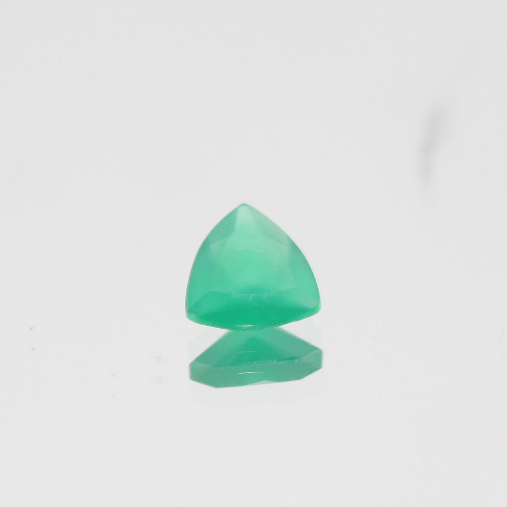 Lot de 20 pierres précieuses d'onix vert facettées taille trillion 5 mm. - Pierres précieuses de qualité supérieure, vente en gros.