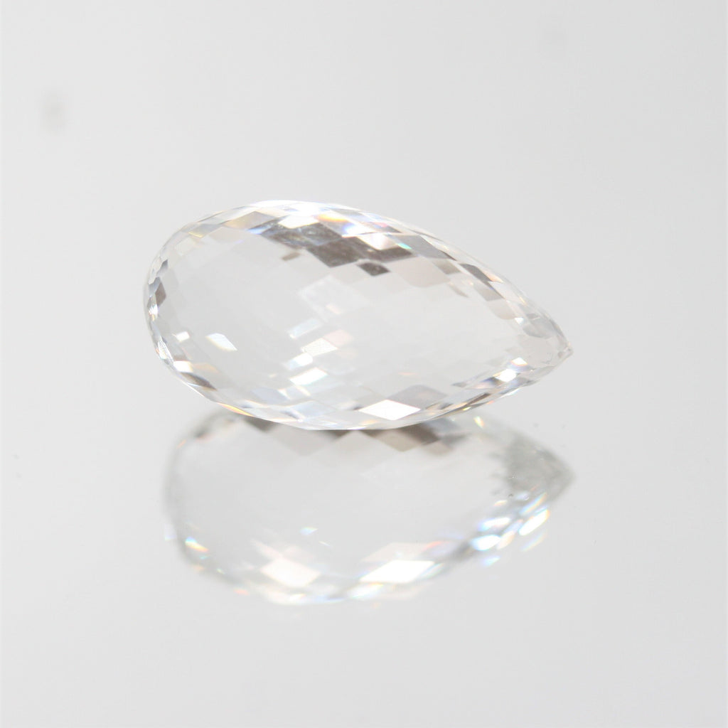 Colgante de gota facetada de cuarzo cristal de roca natural (sin perforar), 21,2 x 11 mm (15,73 ct).