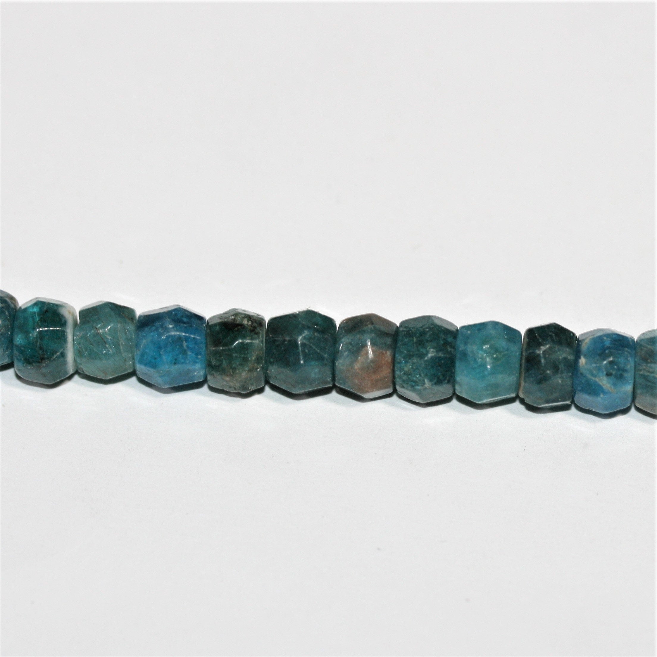 Perles rondelles à facettes en apatite bleue St. 15" 8x6mm.- Brin 39cm.