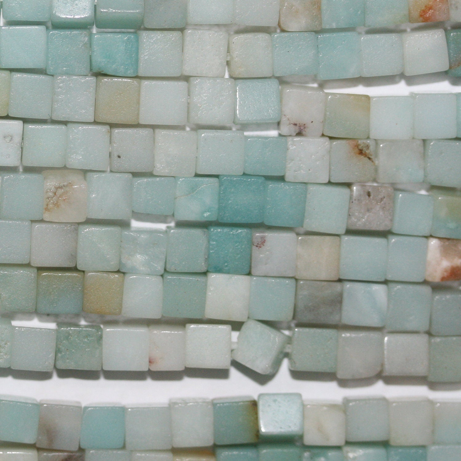 Perles cubiques lisses en amazonite St, 40 cm (16 pouces), 4 mm, brin de 40 cm (16 pouces).