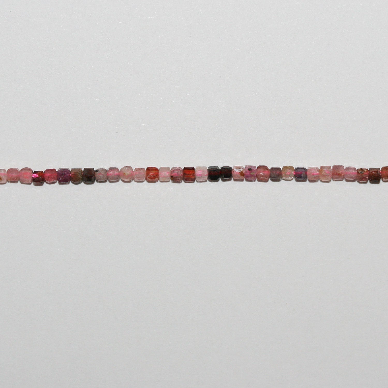 15" St Perles cubiques à facettes en spinelle multicolore 2 mm.-Rig 39 cm.