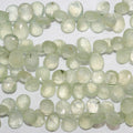 Perles en forme de goutte à facettes de préhnite de 8 pouces, 13 x 9 mm environ - Longueur du brin : 20 cm.