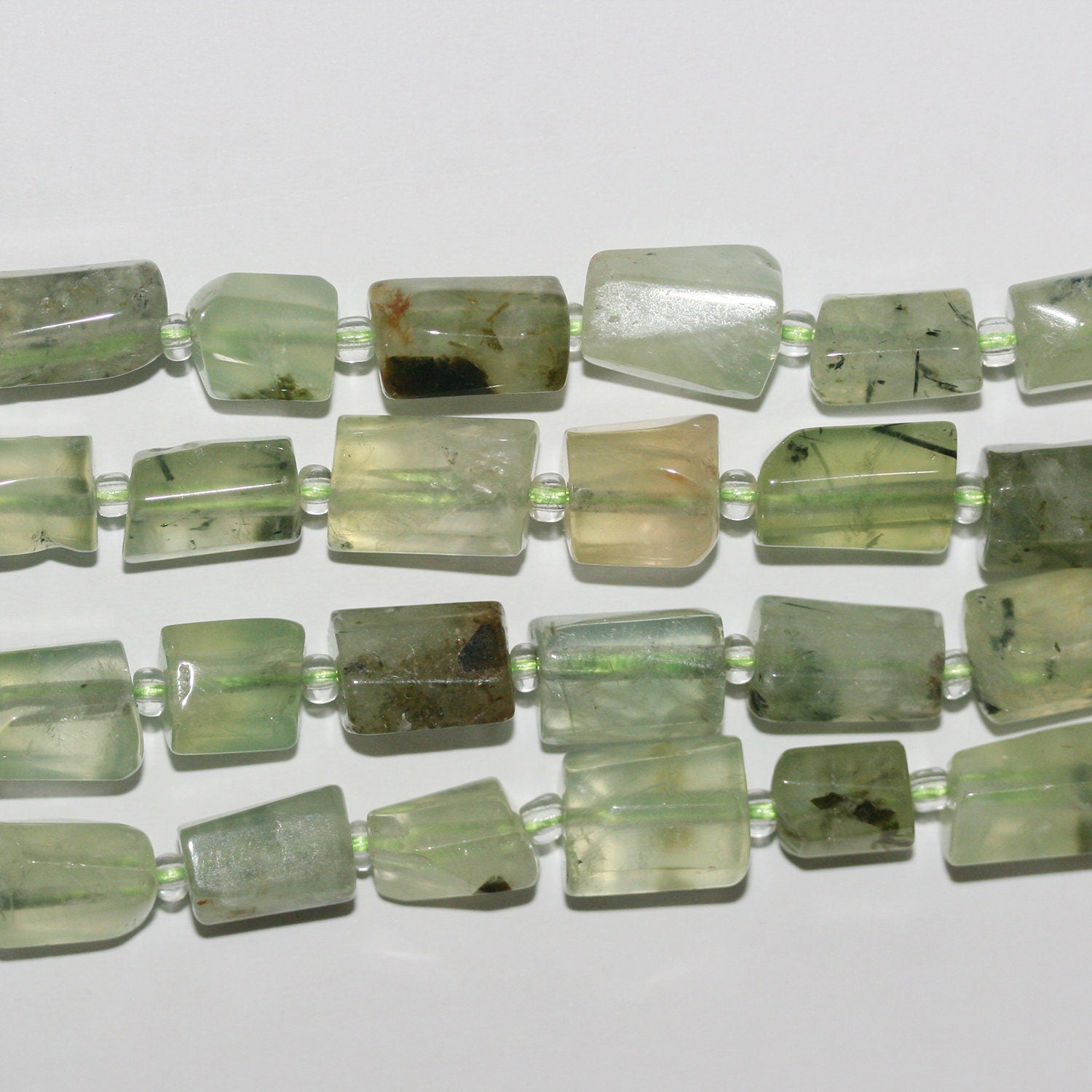 Cuentas tubulares lisas de prehnita de 40 cm (16"), 10-12 x 8 mm (aprox.), tira de 40 cm