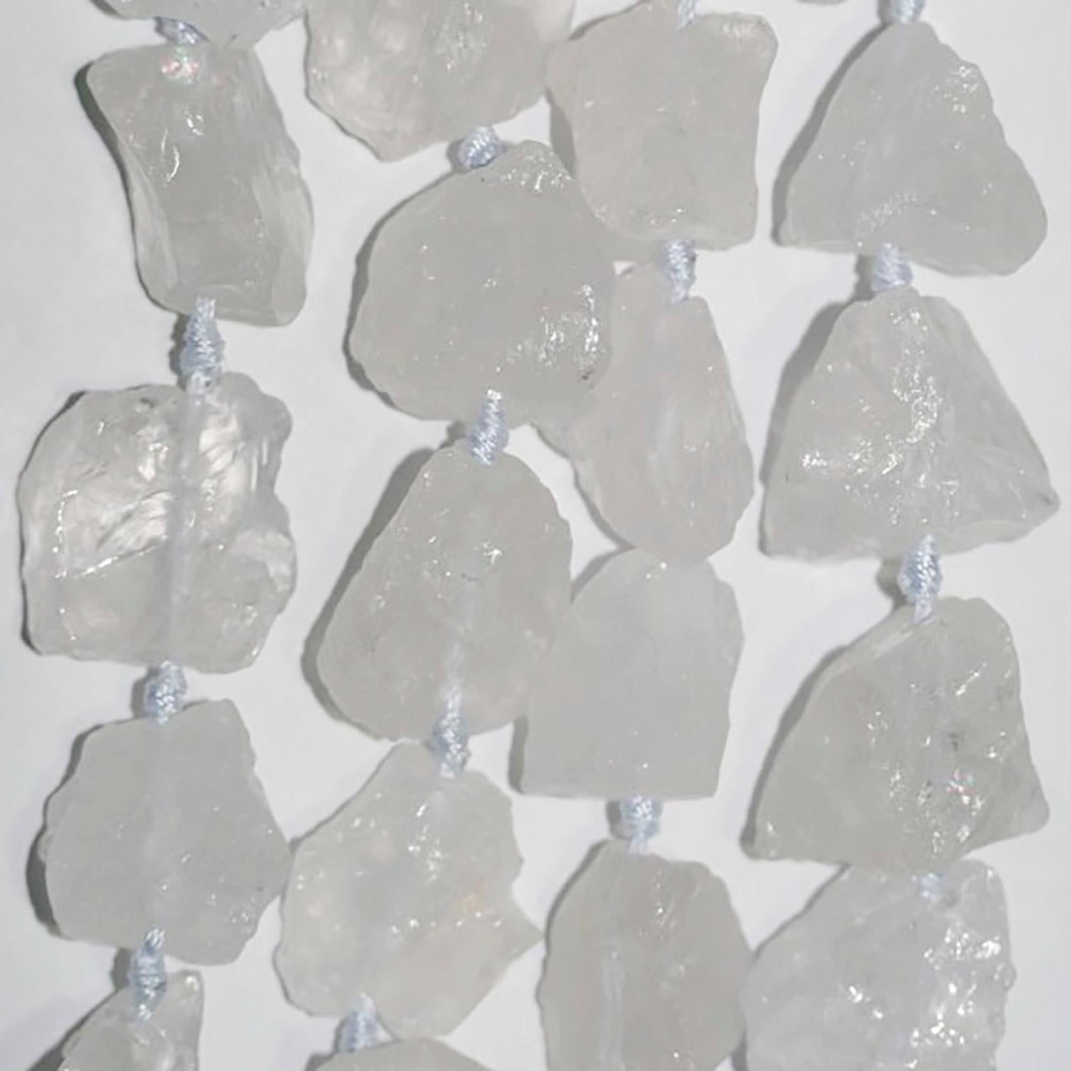 Perles de cristal de roche St non polies, en pépites de 20 à 25 mm environ, 15 pouces (38 cm) de long - Longueur du fil : 40 cm