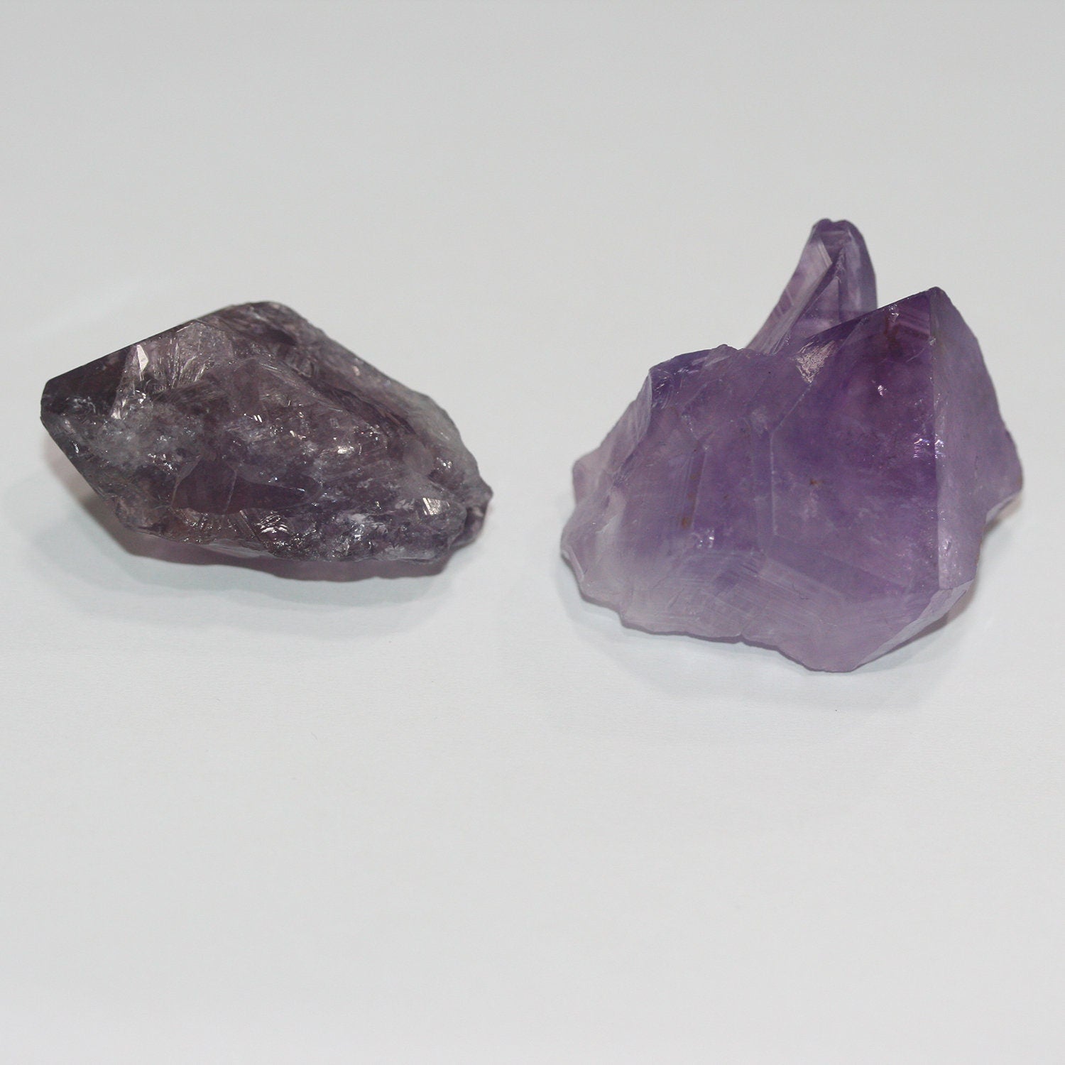 Colgante de amatista cruda 47x25 mm aprox.