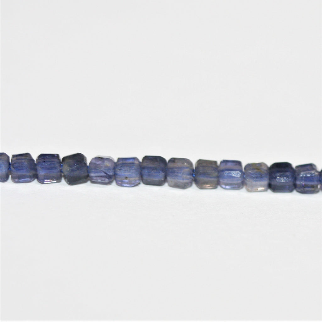 Perles cubiques à facettes en iolite de 15 pouces, 2 mm, brin de 39 cm.