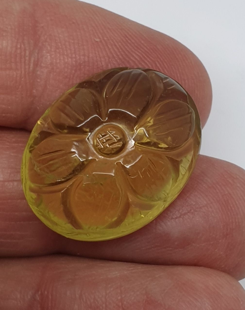 AAA One Of A kind Hand Carved Lemon Quartz Oval  Cabochon Stone Unique Carving 23.4x18.75mm 35.28ct Really Fancy Shape