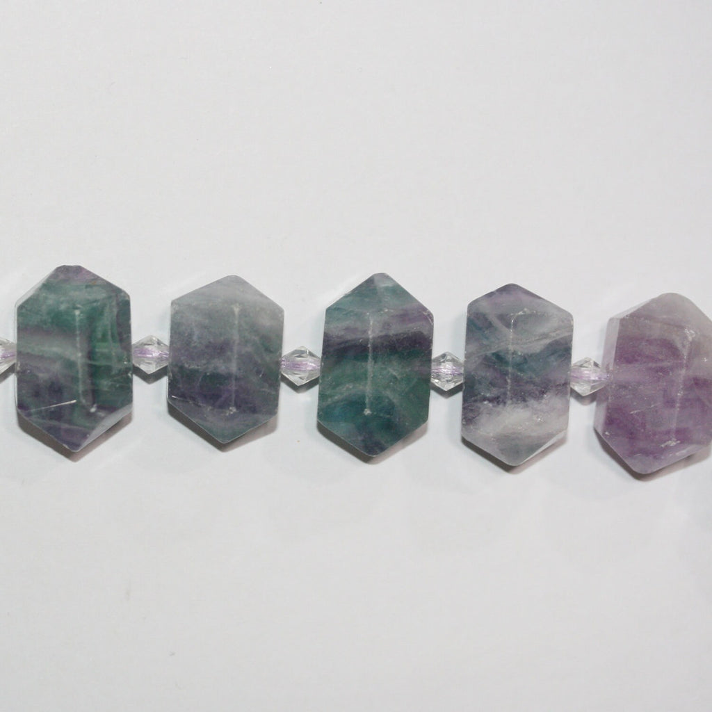 Cuentas de fluorita Santa con punta facetada de 16" de 24 x 14 mm aproximadamente, hilo de 40 cm.