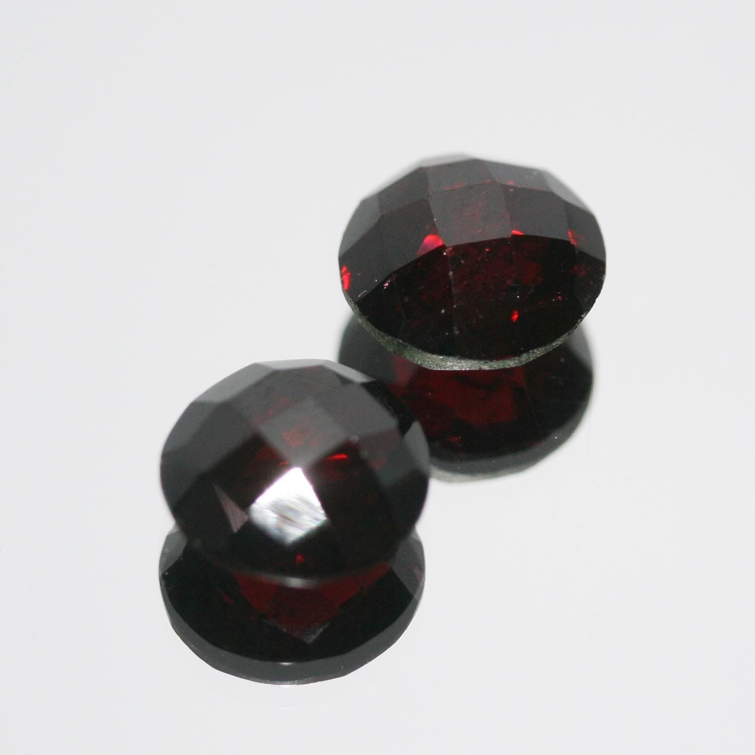 1 Pair Garnet Round Faceted Briolette cut 7mm (1 pair)