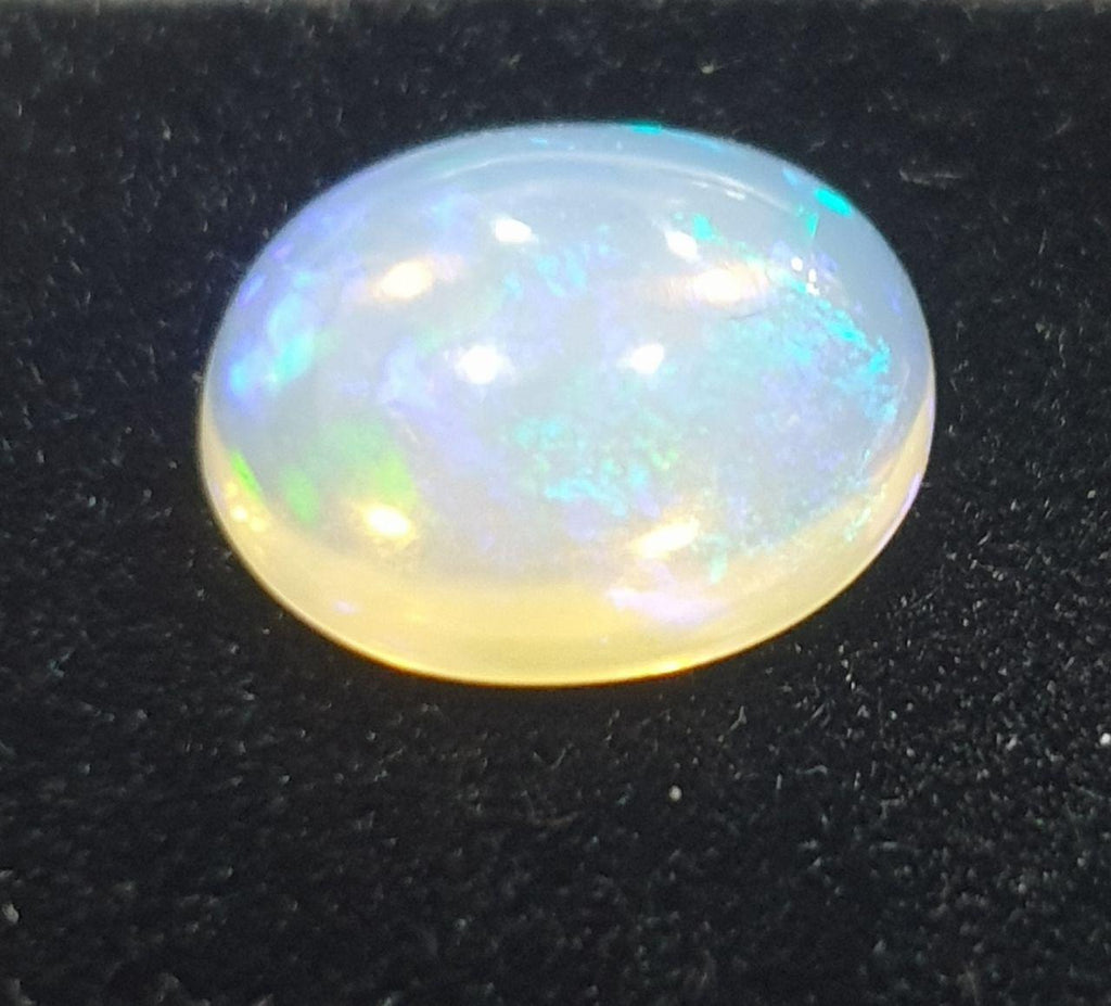 Ethiopian Opal Oval Cabochon 11x9mm. (2.16ct)