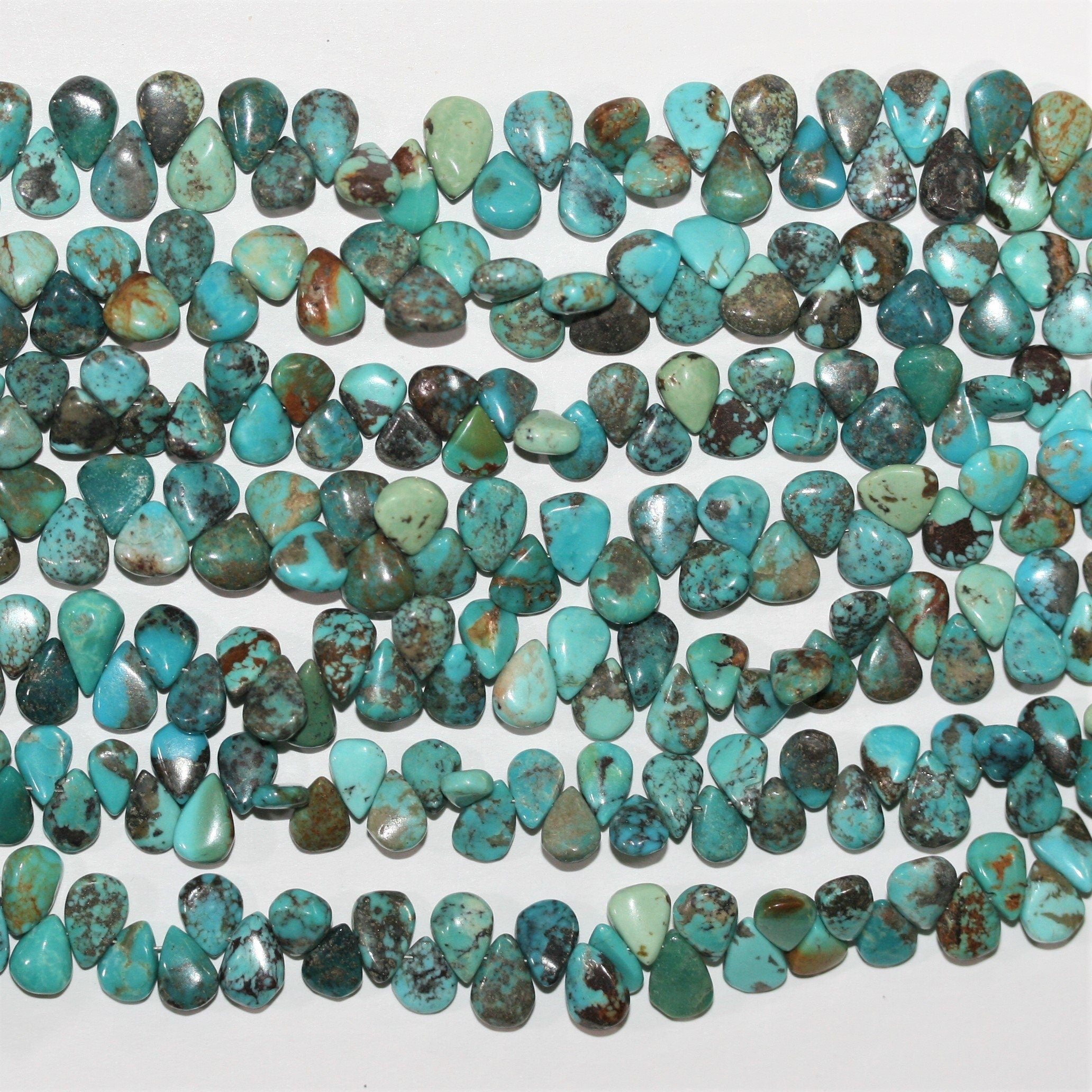 Perles en forme de goutte lisses en turquoise St de 8 pouces, 7 mm - Fil de 20 cm.