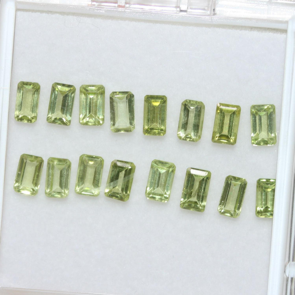 Lote de 16 piezas de peridoto facetado baguette de 5 x 3 mm. (16 piezas)