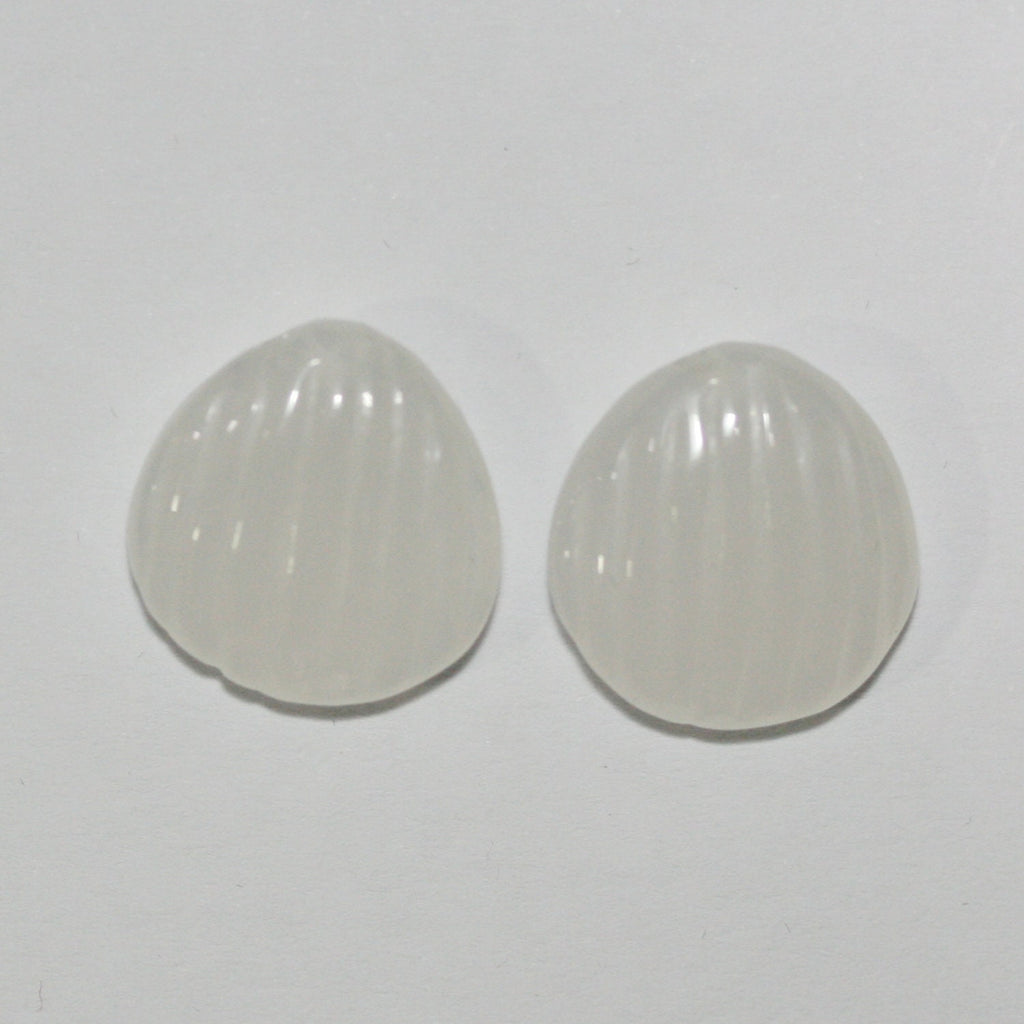 Pendentif en jade blanc sculpté en forme de coquillage, 17 mm (1 paire). Pendentif unique de créateur.