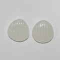 Pendentif en jade blanc sculpté en forme de coquillage, 17 mm (1 paire). Pendentif unique de créateur.