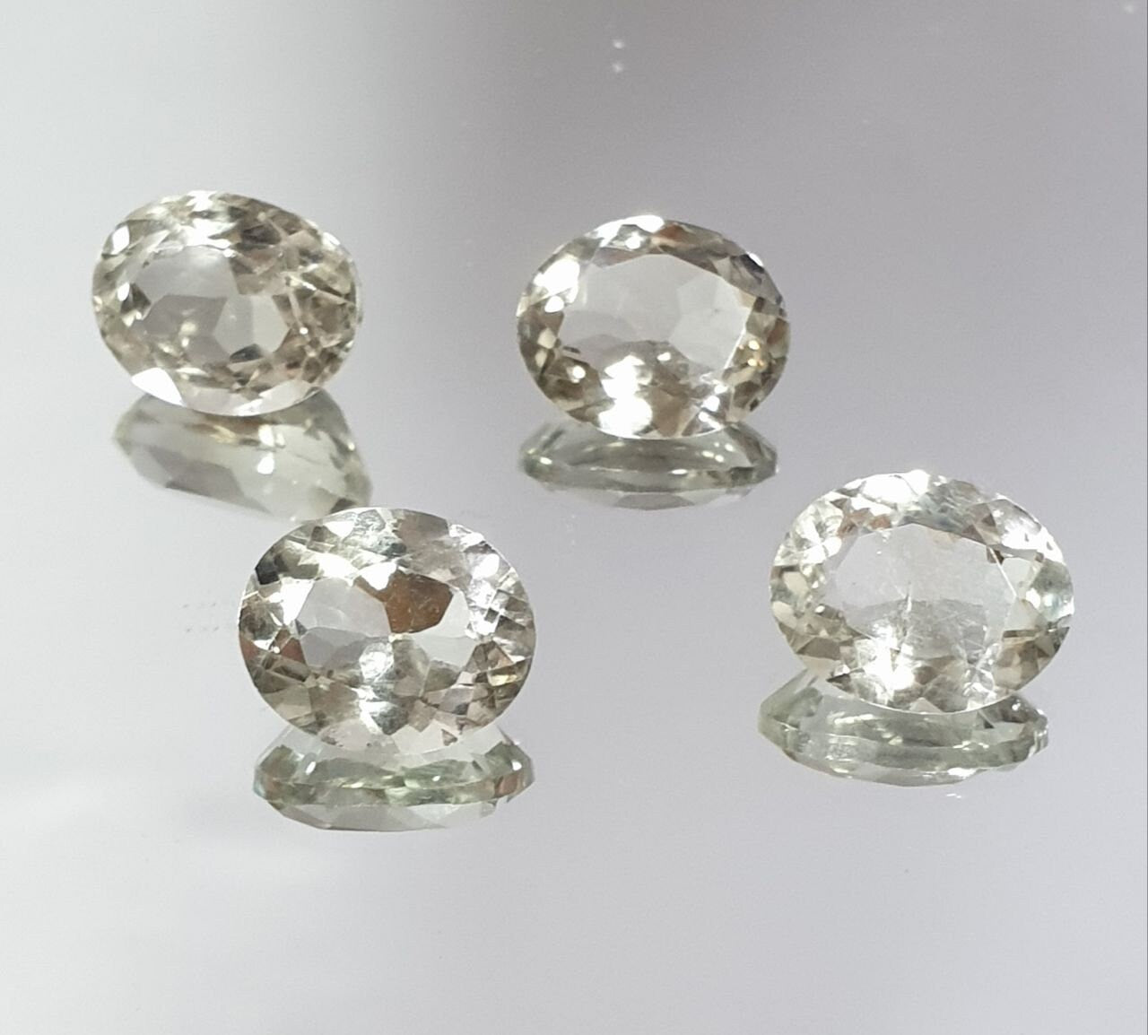 Lote de 4 piezas de prasiolita facetada ovalada de 10 x 8 mm (4 piezas) - Artículo 194LO