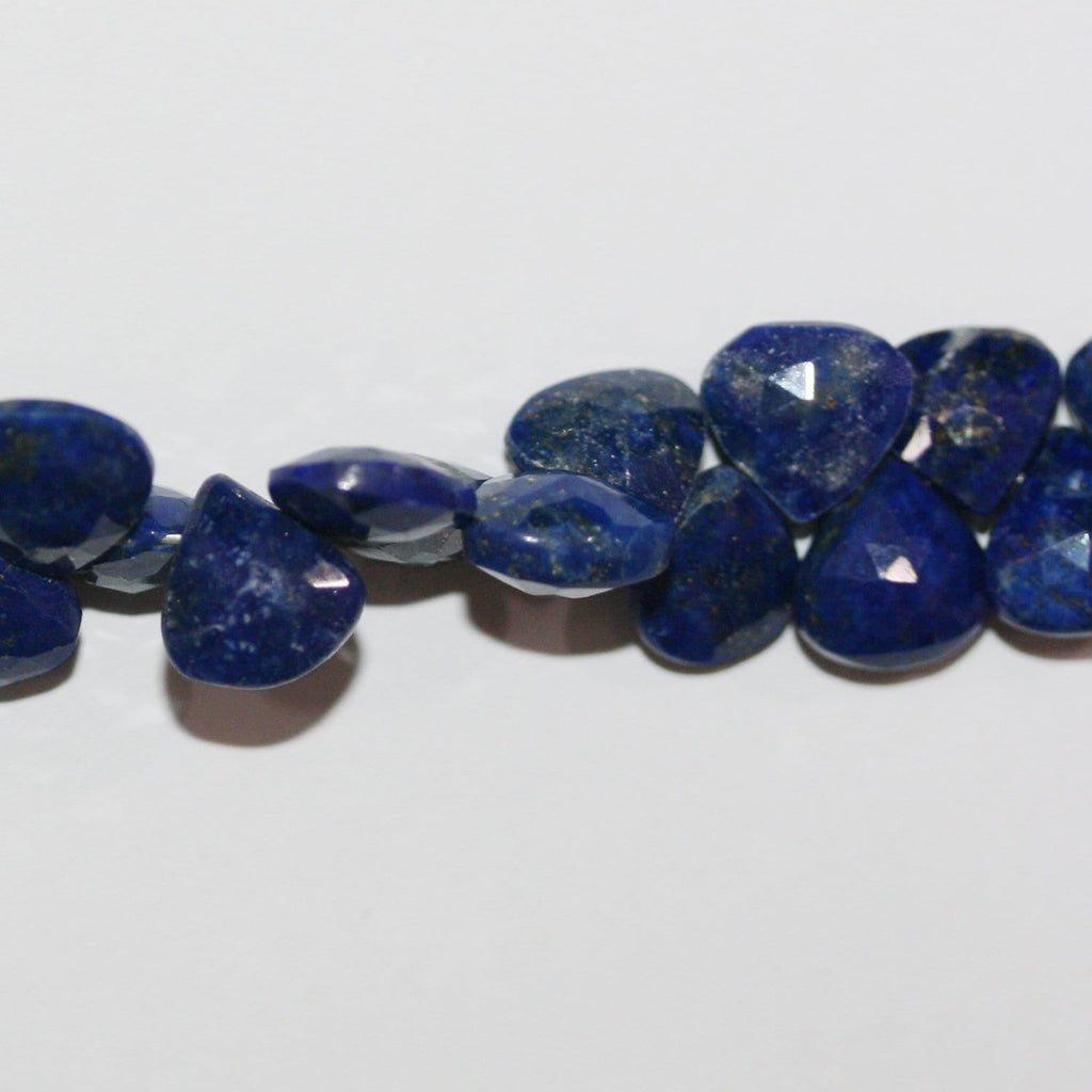 Perles en lapis-lazuli facettées de 8 à 9 mm (8 pouces). Longueur du fil : environ 21 cm.