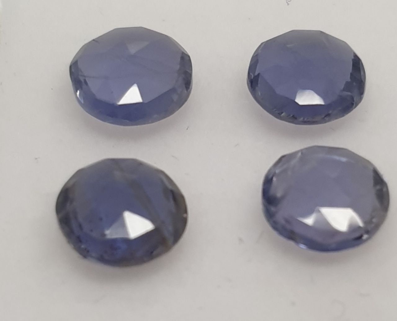Lote de 4 gemas de iolita cordierita redondas y facetadas de 6 mm, color azul profundo, sin tratar - Piedra azul natural - Gemología