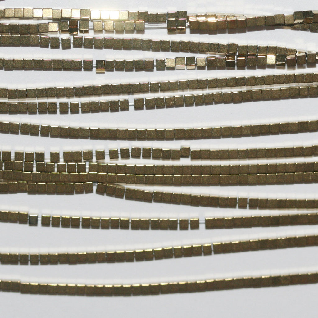 Cuentas cúbicas lisas de hematita dorada de 16" (1,5 mm) - Hilo de 40 cm